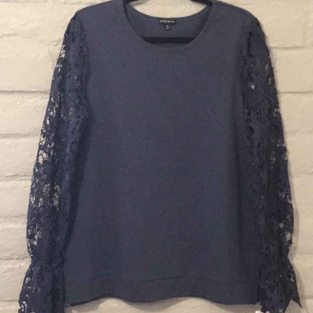 NWT Ladies top, sz Med